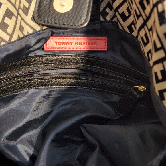 Large TOMMY HILFIGER cream|black canvas, faux leather monogram shoulder tote bag - Picture 7 of 9